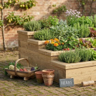 Fioriera in legno per erbe aromatiche a gradini / 1,5 x 1,5 x 0,55 m
