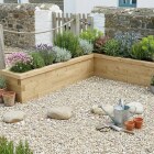 Fioriera rialzata sottile a forma di L / 4,125 x 2,625 x 0,825 x 0,65 m