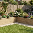 Letto rialzato in legno a forma di L / 3,75 x 3,75 x 0,825 x 0,75 m