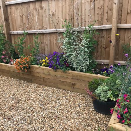 14 idee per muretti e bordure da giardino WoodBlocX