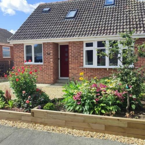 Rinnovo della fioriera davanti casa di Andrea