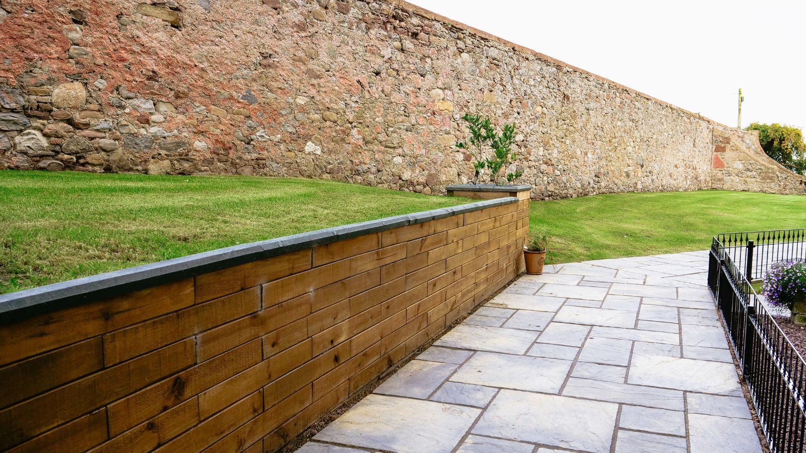 Mortarless retaining wall Mortarless retaining wall